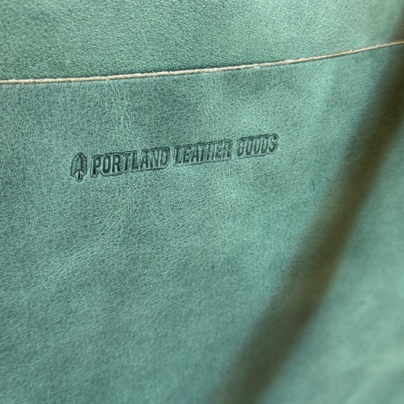 Portland Leather MEDIUM CROSSBODY TOTE Cucumber Green NEW in Box - Picture 10 of 15